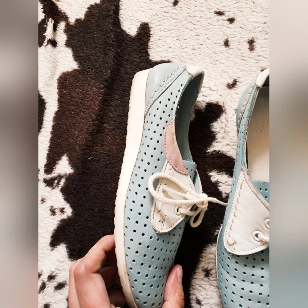 "BASS" WOMEN'S 70'S/80'S LACE UP SHOES - LIGHT BLUE - Picture 3 of 6